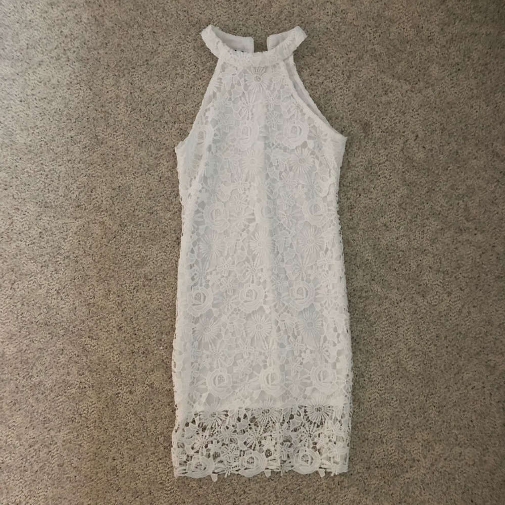 WHITE LACE DRESS